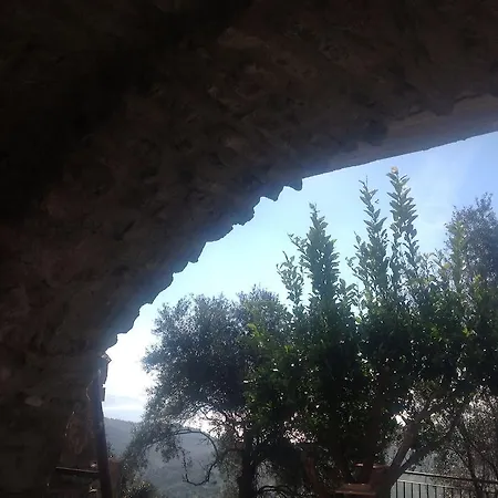 بيت ضيافة La Torretta Di *