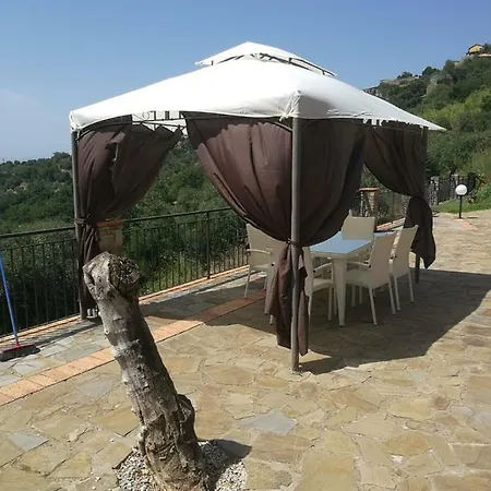 La Torretta Di بيت ضيافة *