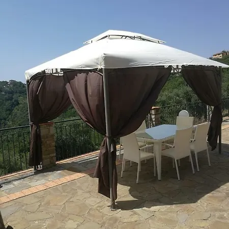 La Torretta Di بيت ضيافة