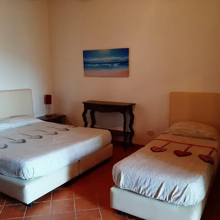 La Torretta Di بيت ضيافة بولّيكا
