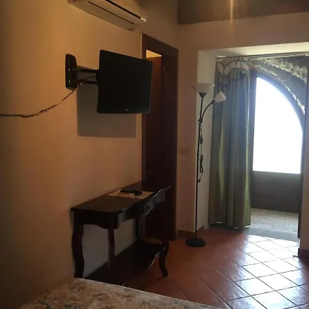 بيت ضيافة La Torretta Di بولّيكا